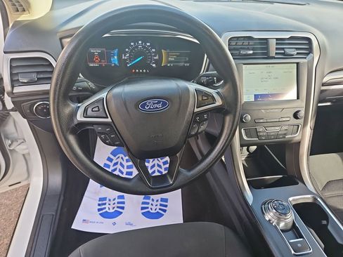 Used 2020 Ford Fusion SE image 13