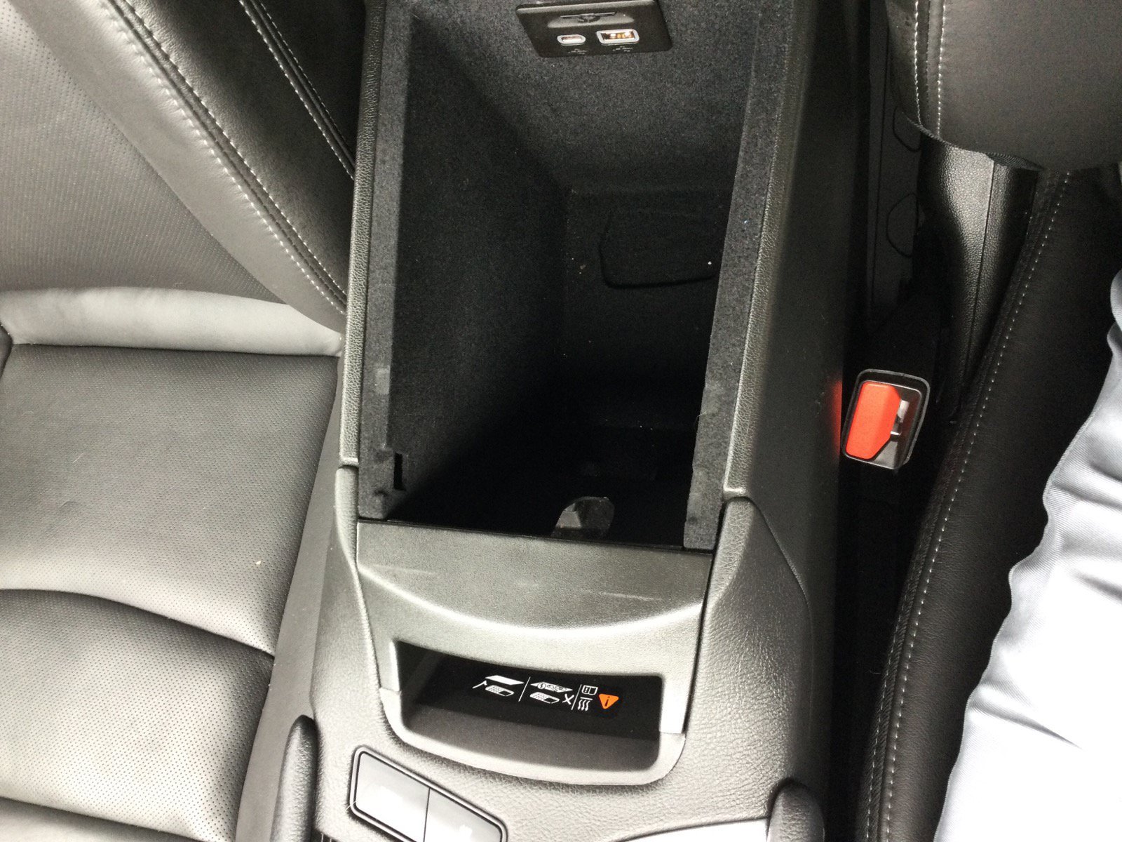Used 2024 Cadillac XT6 Premium Luxury w/ LPO, Floor Liner Package AWD/4WD image 19