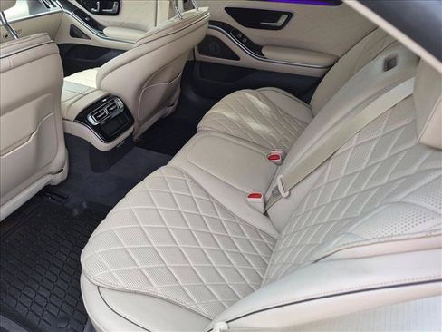 Used 2024 Mercedes-Benz S 580e 4MATIC Sedan w/ AMG Line image 18