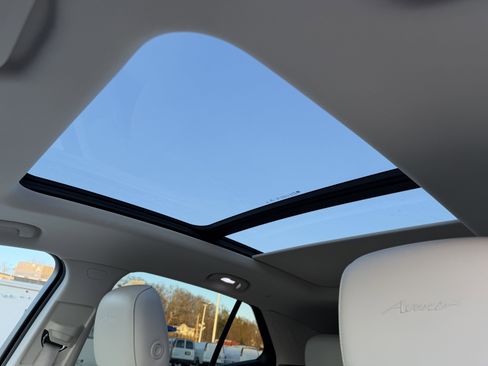 Used 2021 Buick Envision Avenir image 14