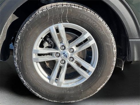 Used 2023 Ford Explorer XLT w/ Equipment Group 202A image 9