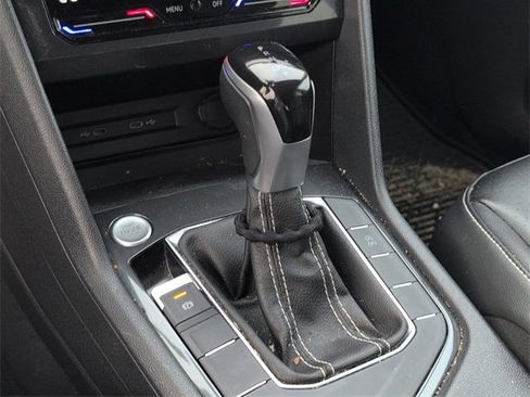 Used 2022 Volkswagen Tiguan SE image 19