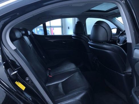 Used 2013 Lexus LS 460 AWD w/ Comfort Pkg image 21