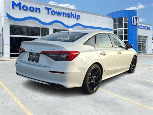 Used 2023 Honda Civic Sport image 6