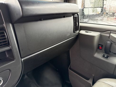 Used 2022 Chevrolet Express 2500 Extended w/ Driver Convenience Package image 15