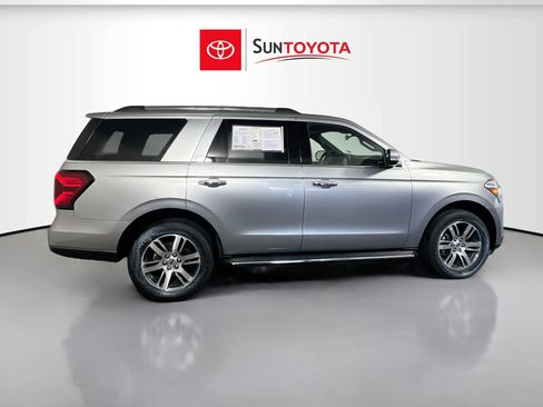 Used 2023 Ford Expedition Limited RWD image 2