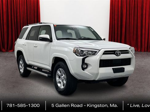 Used 2022 Toyota 4Runner SR5 Premium image 3