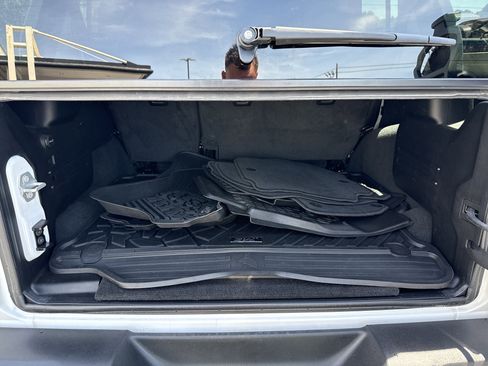 Used 2024 Jeep Wrangler Unlimited Sport AWD/4WD image 32