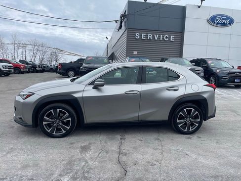 Used 2019 Lexus UX 200 w/ Premium Package image 2