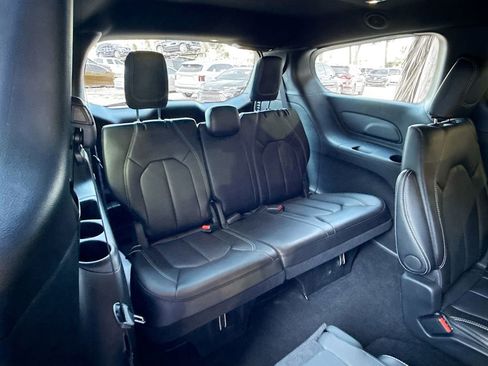 Used 2026 Chrysler Pacifica Select FWD image 31