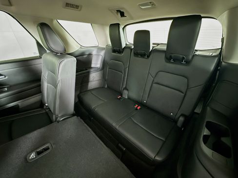 Used 2024 Nissan Pathfinder SL w/ Black Appearance Package AWD/4WD image 29