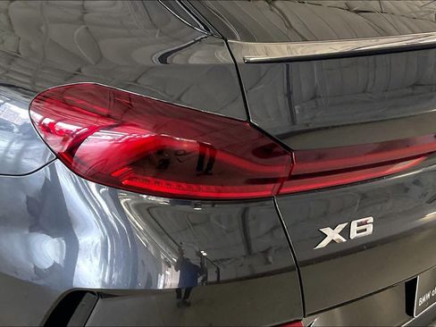 Used 2021 BMW X6 xDrive40i w/ Executive Package 2 AWD/4WD image 26