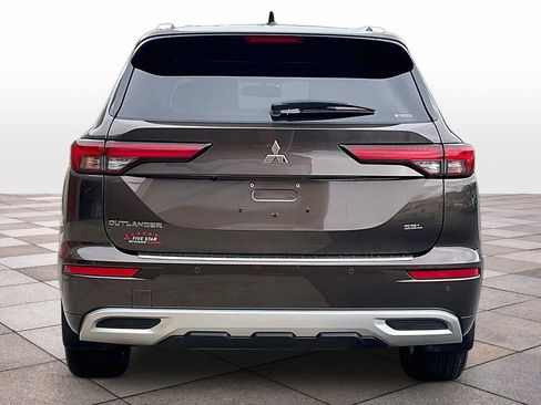 Used 2023 Mitsubishi Outlander SEL AWD/4WD image 4