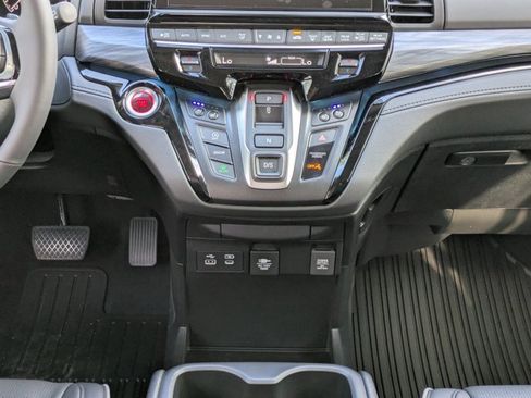 New 2026 Honda Odyssey Elite image 18