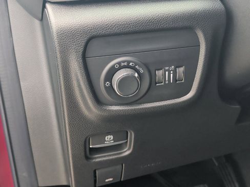 New 2025 Jeep Grand Cherokee Laredo image 14