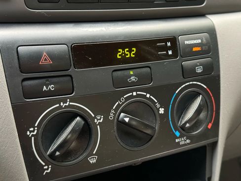 Used 2005 Toyota Corolla LE image 29