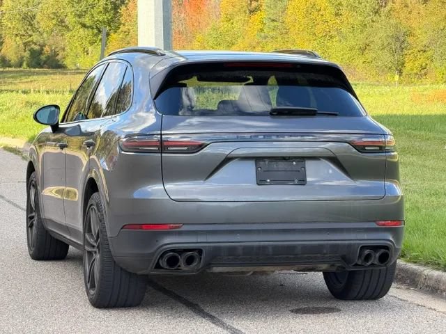 Used 2020 Porsche Cayenne AWD/4WD image 12