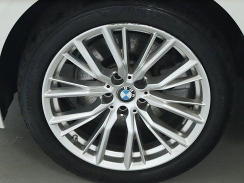 Certified 2024 BMW 330i xDrive Sedan w/ Convenience Package AWD/4WD image 38