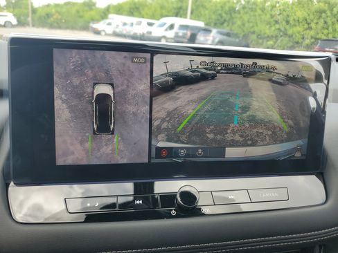 New 2025 Nissan Rogue Platinum image 18