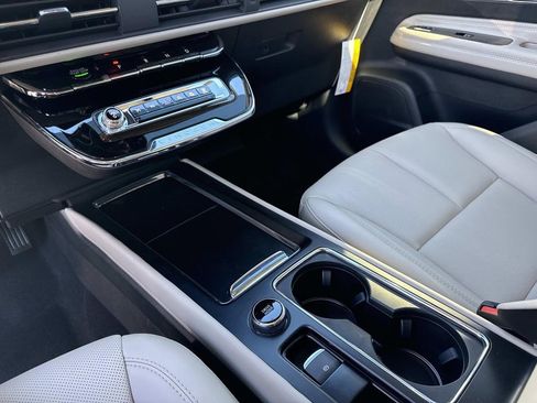 New 2026 Lincoln Corsair Premiere image 25