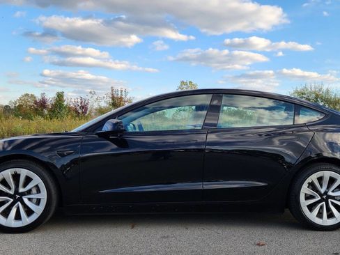 Used 2022 Tesla Model 3 Base 4dr Sedan image 2