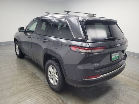 Used 2023 Jeep Grand Cherokee Laredo image 5