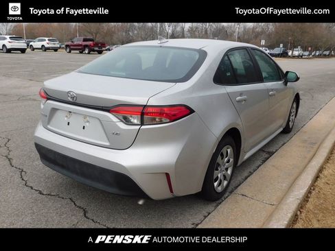 Used 2025 Toyota Corolla LE image 4