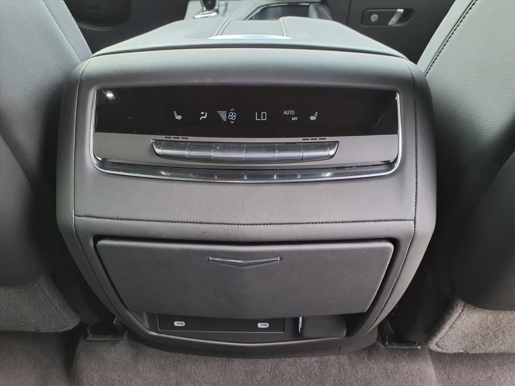 Used 2024 Cadillac Escalade Sport AWD/4WD image 15