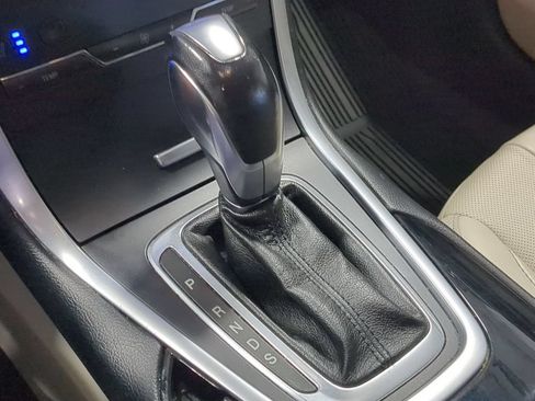 Used 2018 Ford Edge Titanium w/ Equipment Group 301A AWD/4WD image 37