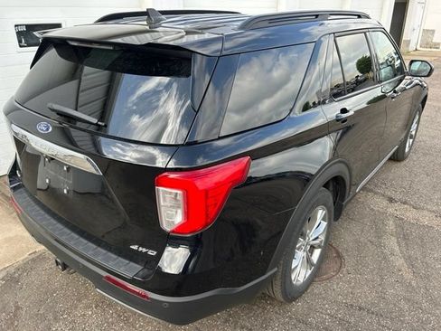 Used 2023 Ford Explorer XLT w/ Equipment Group 202A AWD/4WD image 5