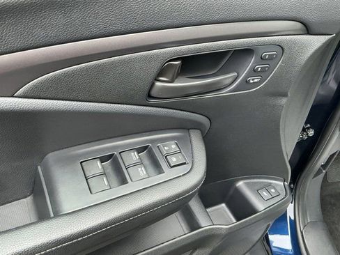 Used 2025 Honda Passport EX-L image 16