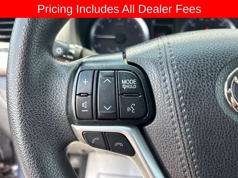 Used 2019 Toyota Highlander LE FWD image 7