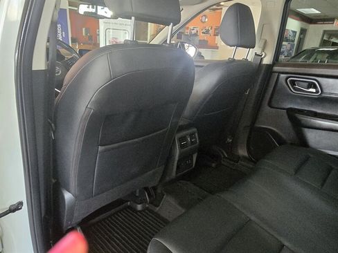 Used 2021 Nissan Rogue SL AWD/4WD image 12