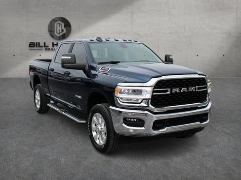 Used 2023 RAM 3500 Big Horn w/ Level B Equipment Group AWD/4WD image 3