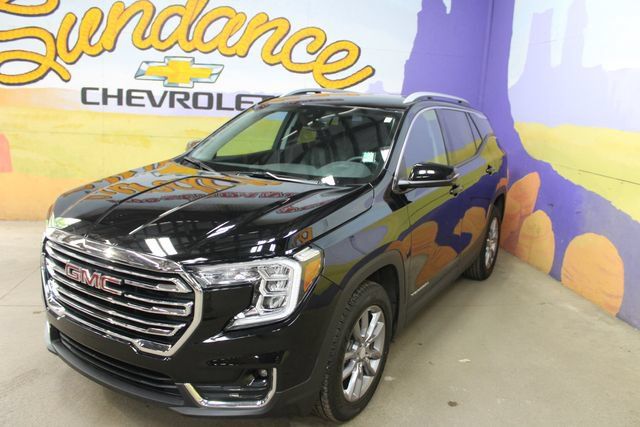 Used 2023 GMC Terrain SLT w/ LPO, Floor Liner Package AWD/4WD image 7