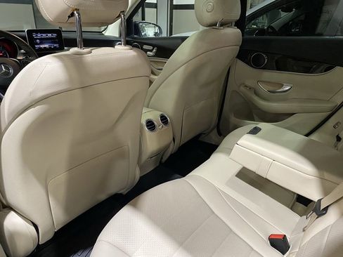 Used 2018 Mercedes-Benz GLC 300 image 5