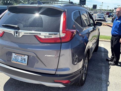 Used 2017 Honda CR-V EX-L image 3