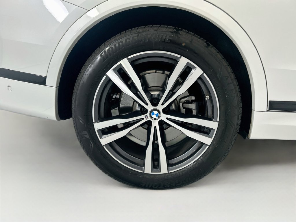 Certified 2025 BMW X7 xDrive40i w/ M Sport Package AWD/4WD image 32