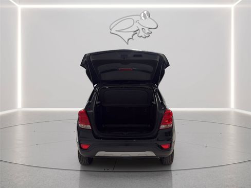 Used 2020 Chevrolet Trax LT w/ LT Convenience Package FWD image 9