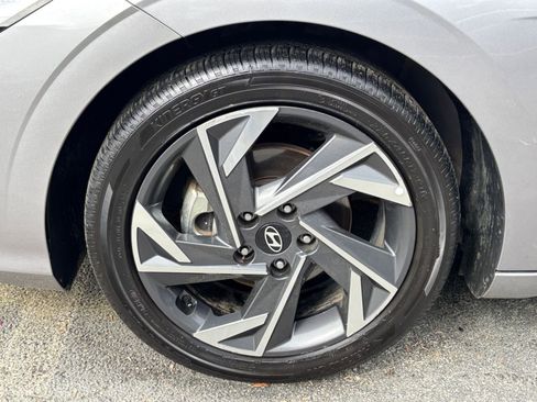 Used 2025 Hyundai Elantra SEL FWD image 32