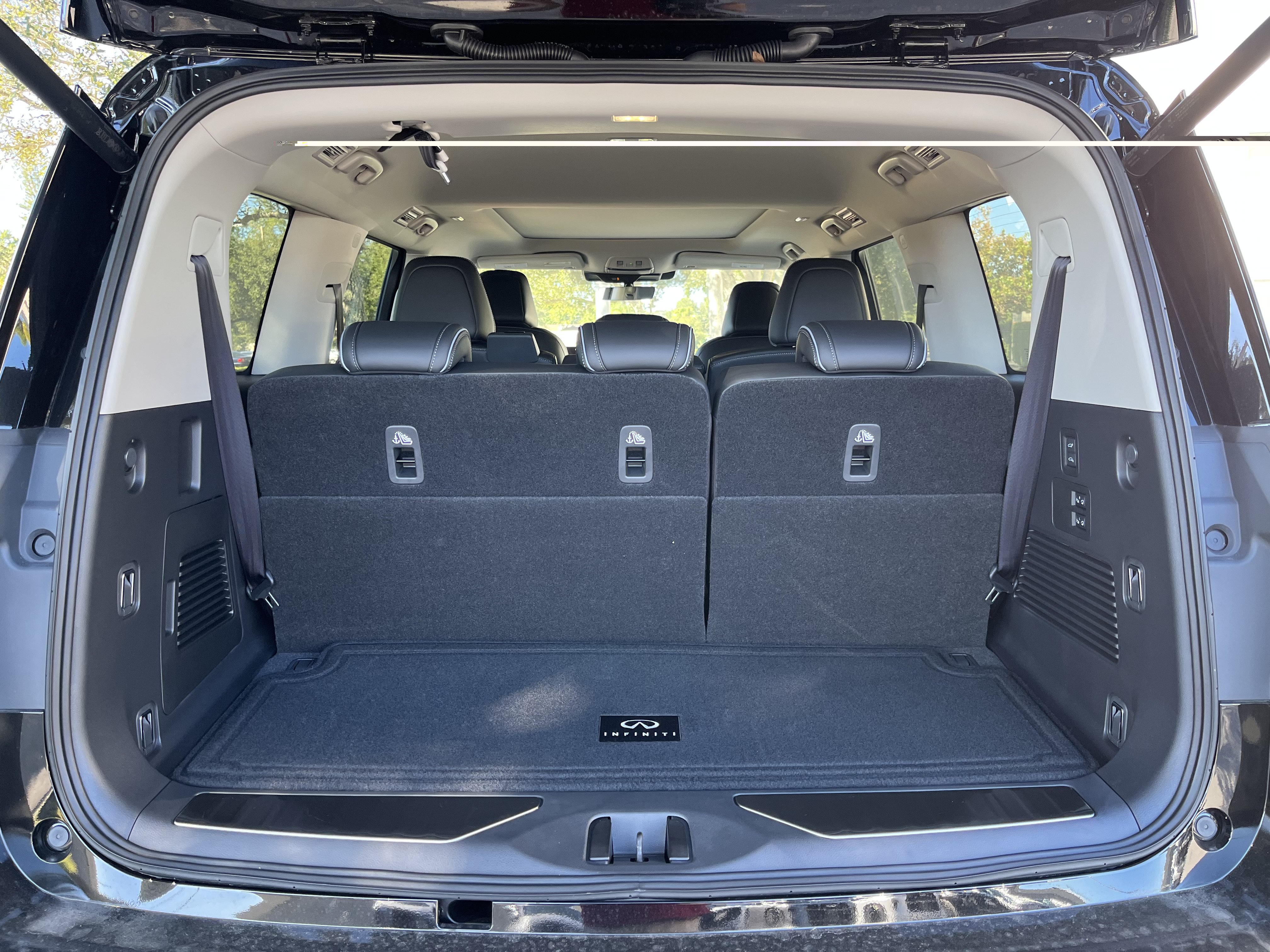 New 2027 INFINITI QX80 Luxe w/ Cargo Package RWD image 17