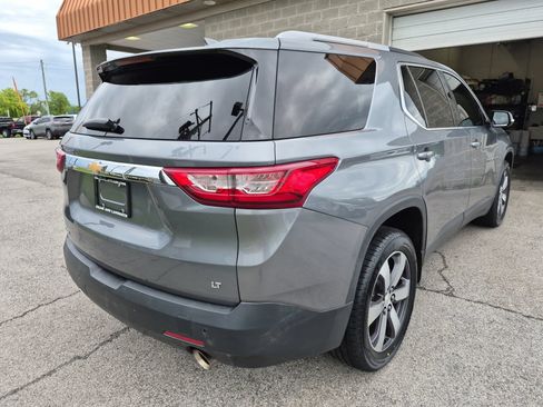 Used 2018 Chevrolet Traverse LT FWD image 3