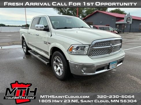 Used 2018 RAM 1500 Laramie w/ Convenience Group AWD/4WD image 2