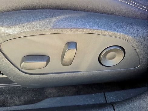 New 2025 Chevrolet Blazer EV LT image 16