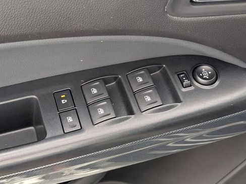 Used 2017 Chevrolet Colorado Z71 RWD image 12