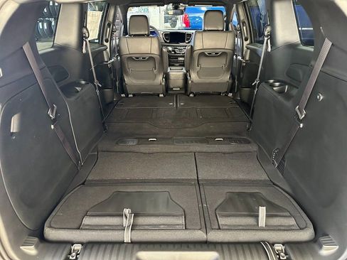 New 2026 Chrysler Pacifica Select image 42