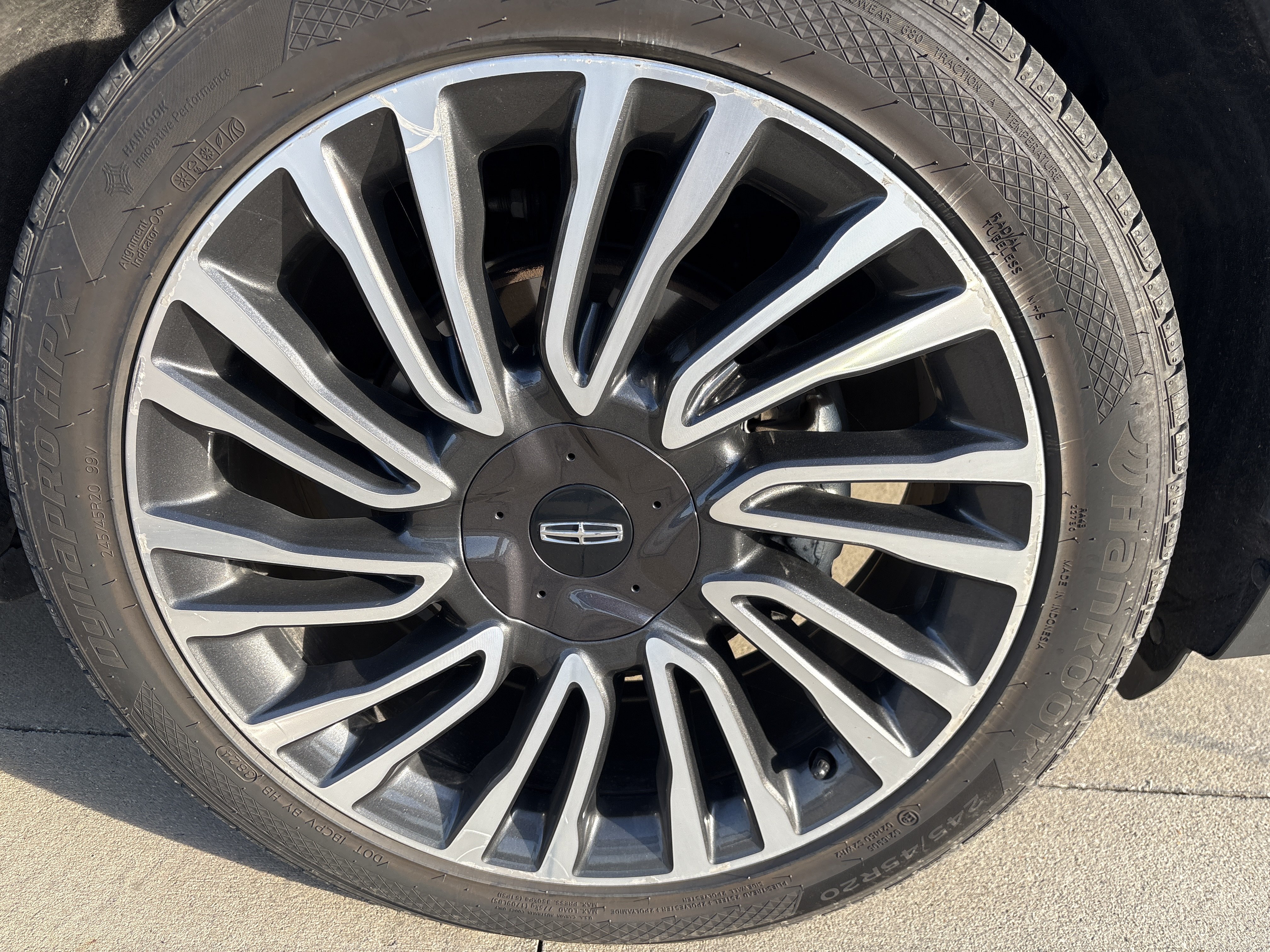 Used 2022 Lincoln Corsair Reserve w/ Equipment Group 201A AWD/4WD image 16