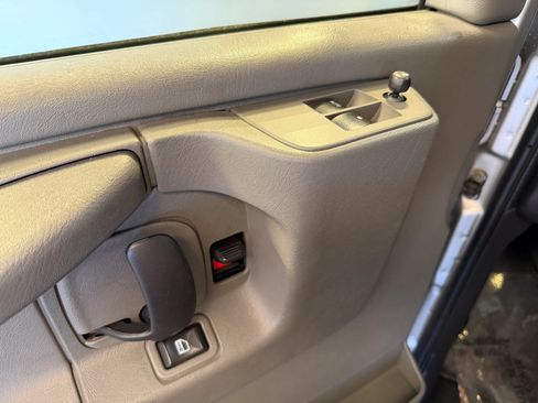 Used 2012 Chevrolet Express 1500 AWD w/ Power Package image 9