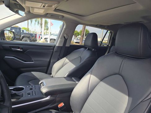 Certified 2026 Toyota Highlander XLE AWD/4WD image 23