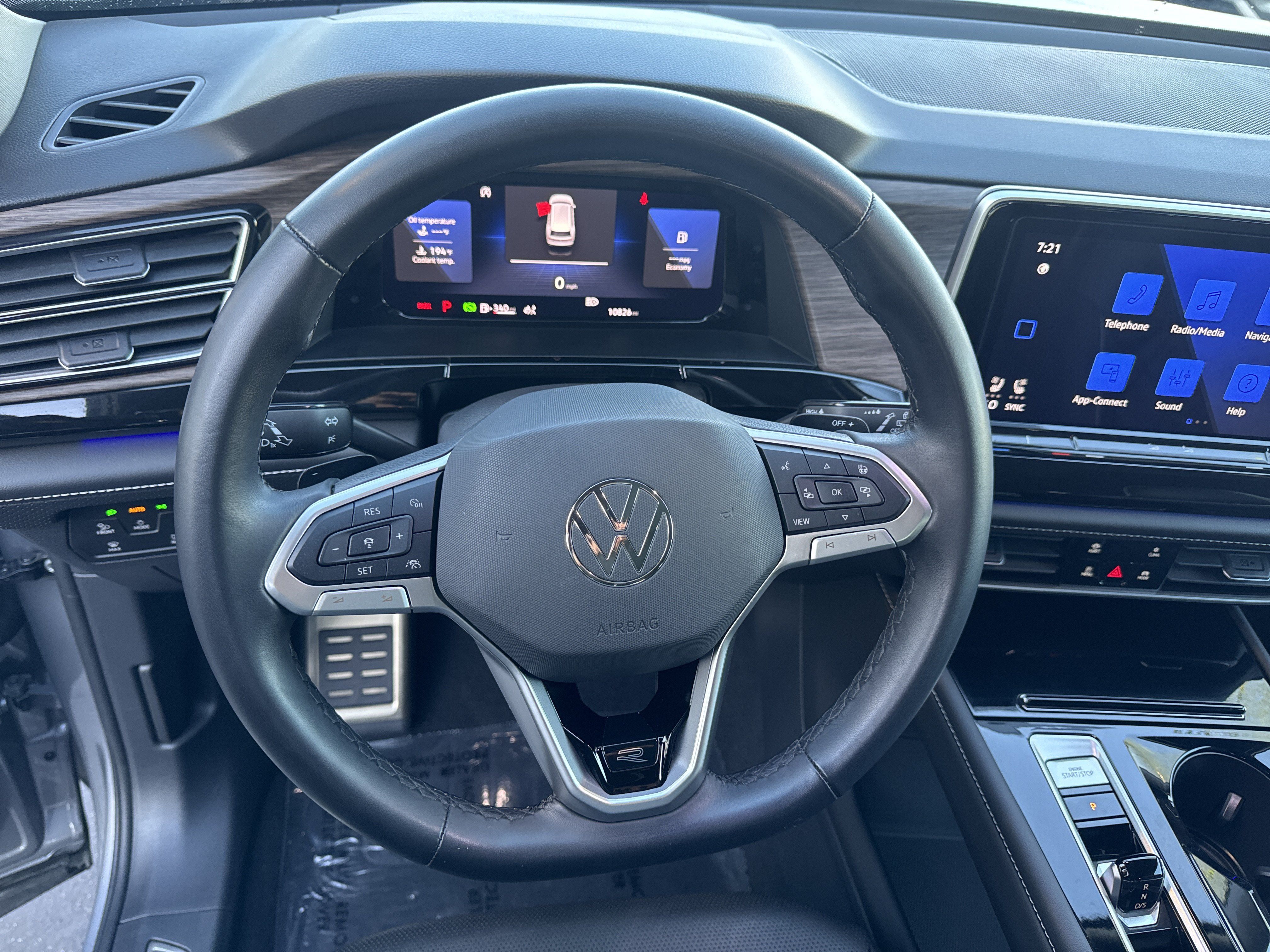 Used 2025 Volkswagen Atlas SEL Premium R-Line AWD/4WD image 17